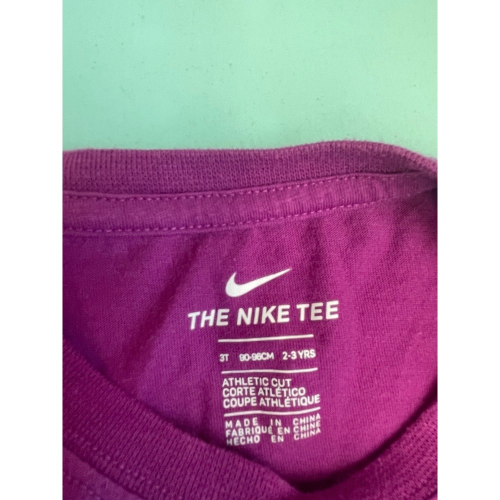 Nike - Picture 2 of 3
